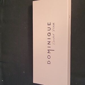 Dominique essential palette